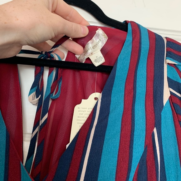 ⭐️ NWT ⭐️ Band of Gypsies • V-neck top - Picture 3 of 5